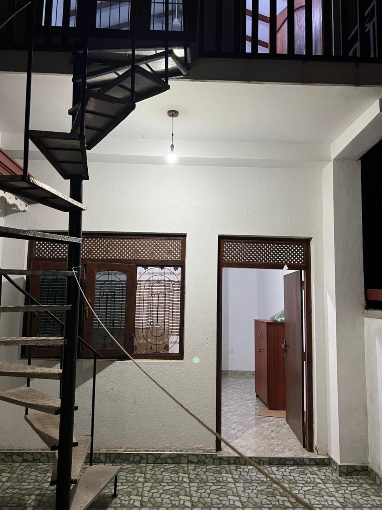 Honey Beach Hostel Negombo Exteriör bild
